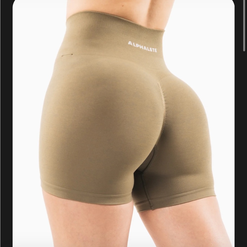 Alphalete amplify shorts